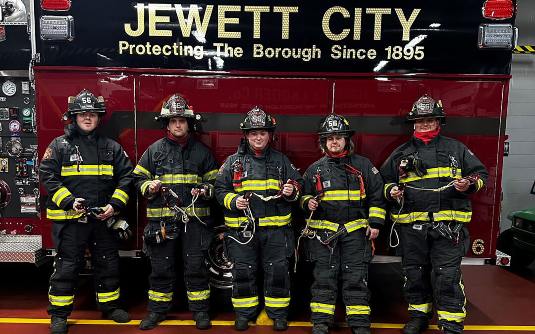 Jewett City Savings Gives $40K to First Responders