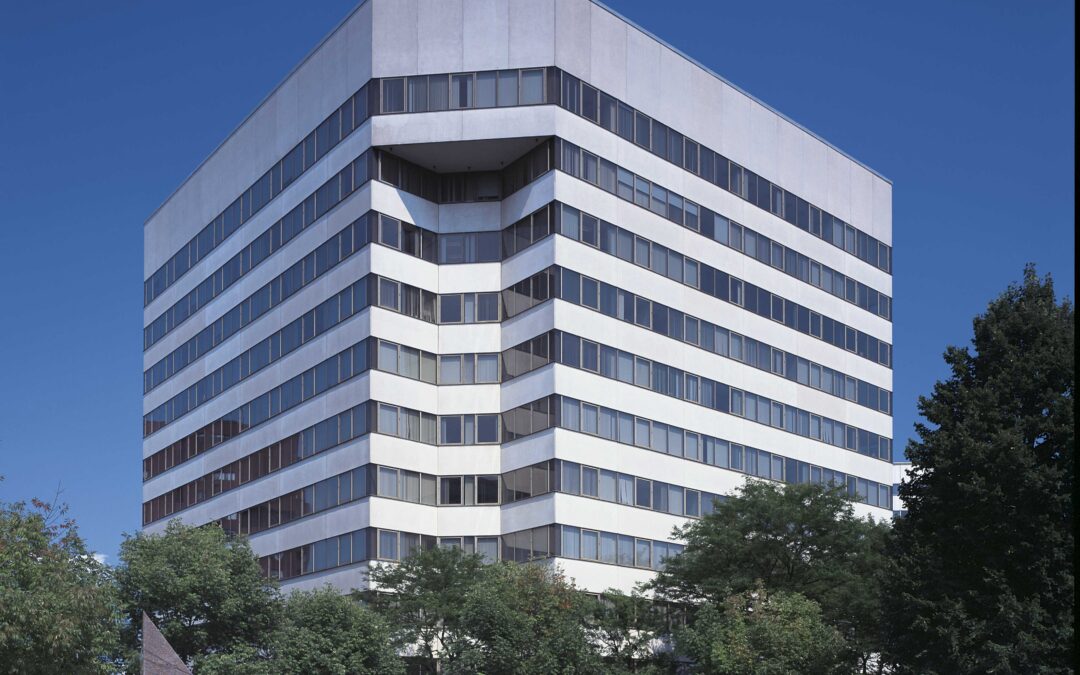 CBRE Relocating Offices to Stamford Plaza 